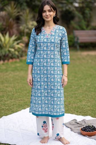 women ethnic motifs printed regular cotton kurta with trousers