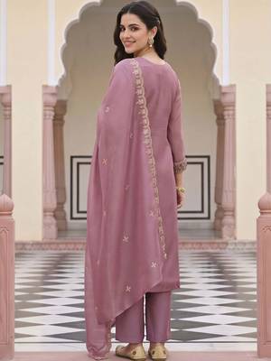 women ethnic motifs embroidered regular thread work kurta with trousers & with dupatta 3
