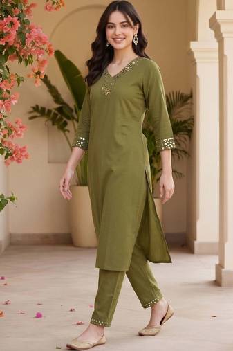 women regular mirror work kurta with trousers