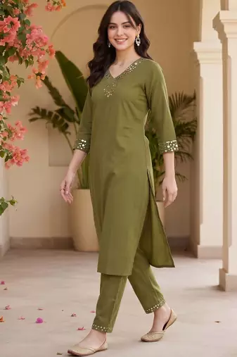 women regular mirror work kurta with trousers