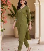 women regular mirror work kurta with trousers