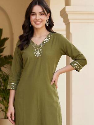 women regular mirror work kurta with trousers 4
