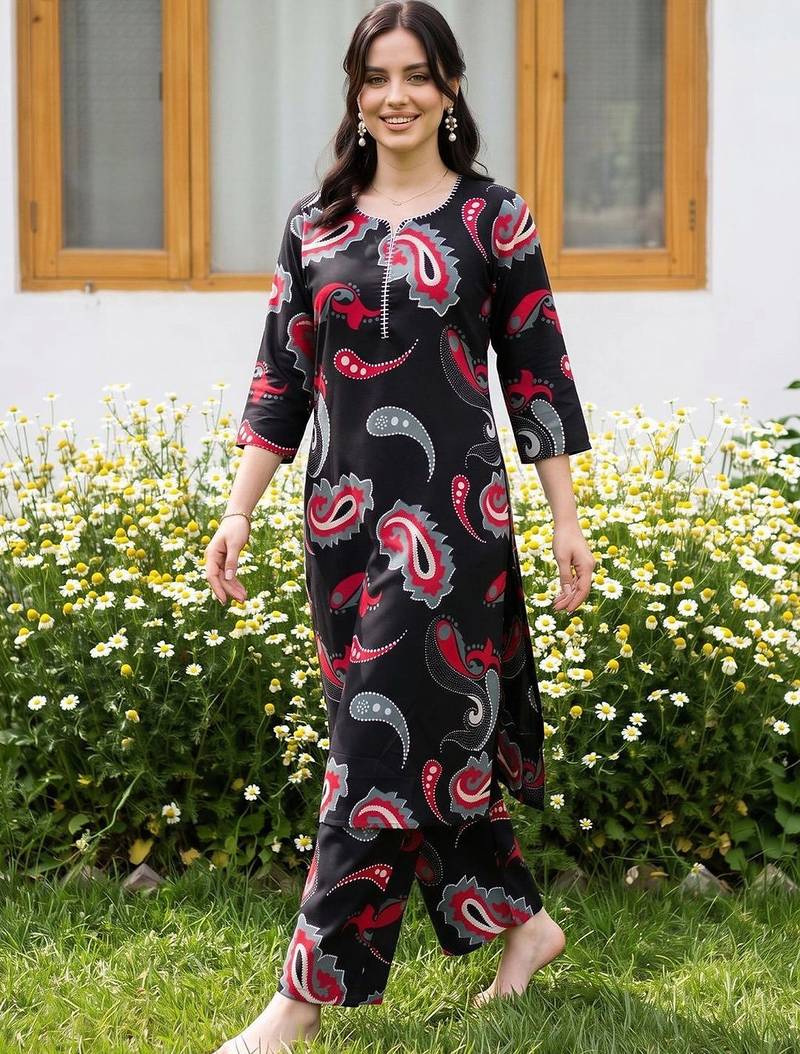 women paisley printed regular cotton kurta with trousers