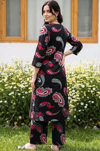 women paisley printed regular cotton kurta with trousers