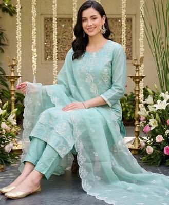women ethnic motifs embroidered regular thread work kurta with trousers & with dupatta 2