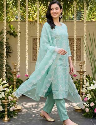 women ethnic motifs embroidered regular thread work kurta with trousers & with dupatta 5