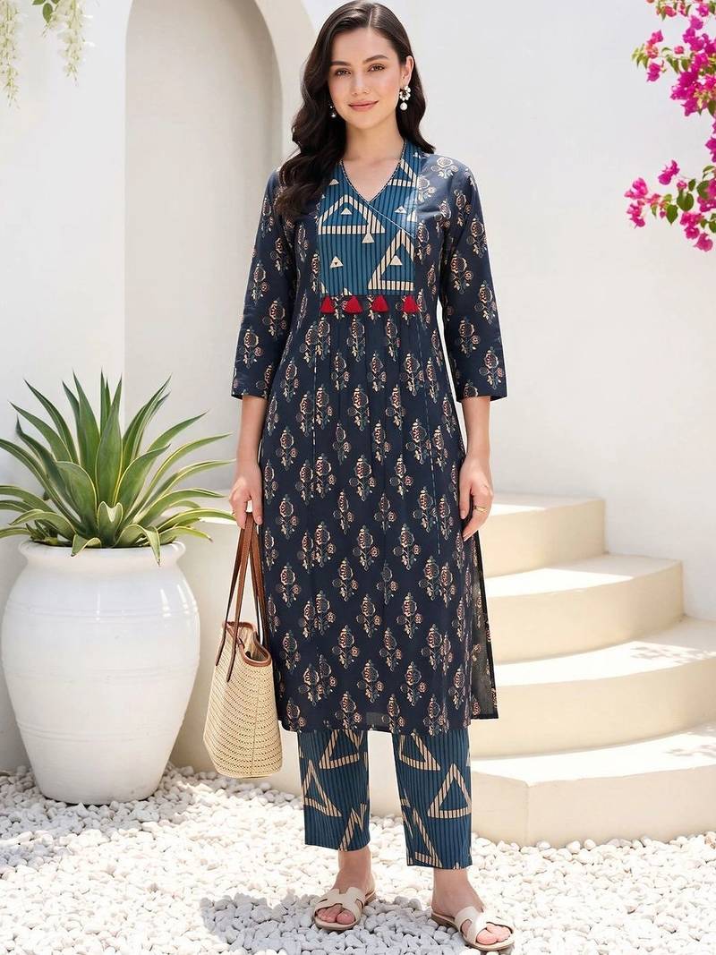 women ethnic motifs printed regular cotton kurta with trousers