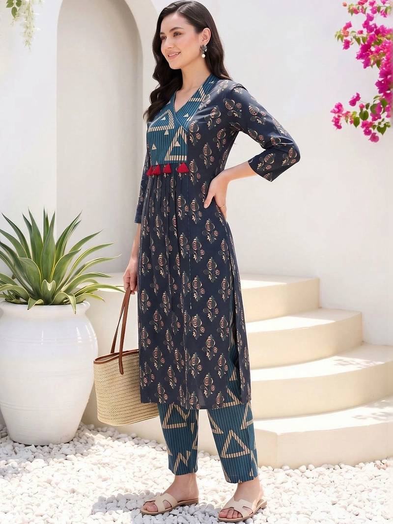 women ethnic motifs printed regular cotton kurta with trousers