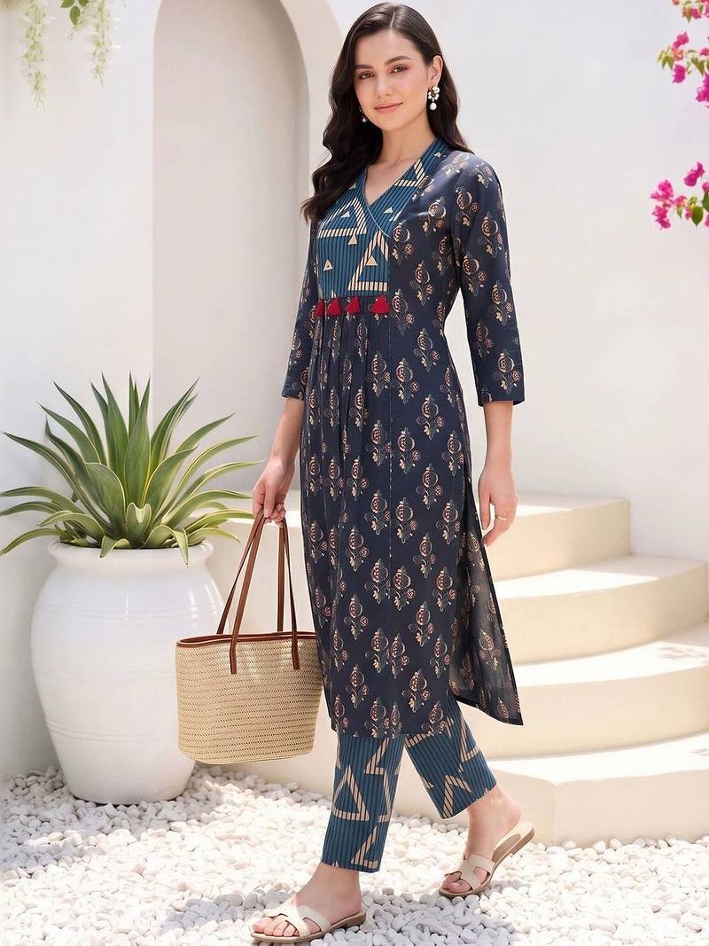 women ethnic motifs printed regular cotton kurta with trousers