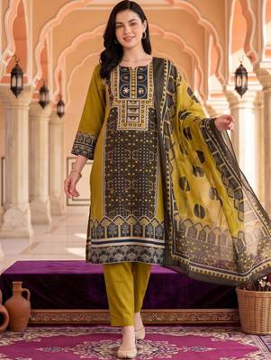 women ethnic motifs printed regular cotton kurta with trousers & with dupatta 1