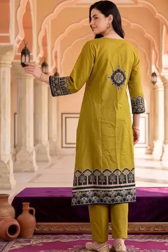 women ethnic motifs printed regular cotton kurta with trousers & with dupatta