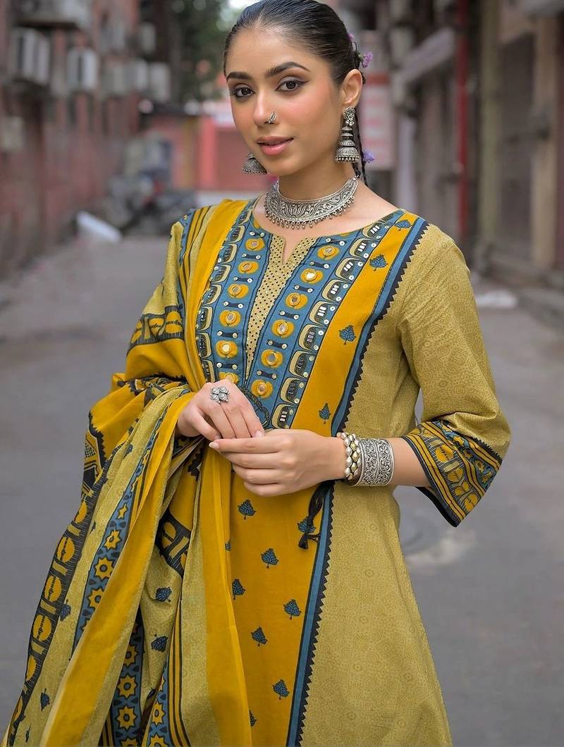 women ethnic motifs printed regular mirror work cotton kurta with palazzos & with dupatta