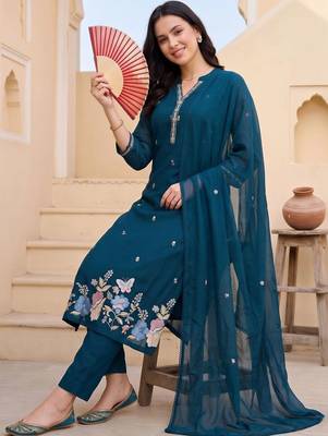 women floral embroidered regular thread work cotton kurta with trousers & with dupatta 2