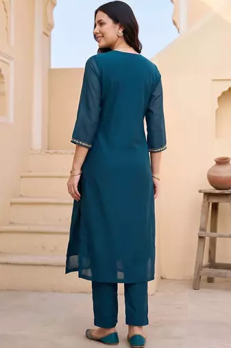 women floral embroidered regular thread work cotton kurta with trousers & with dupatta