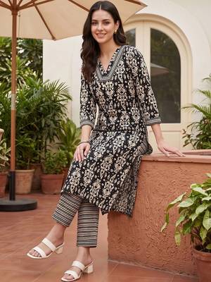women ethnic motifs printed regular cotton kurta with trousers 1