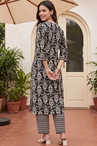 women ethnic motifs printed regular cotton kurta with trousers