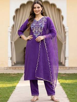 women ethnic motifs embroidered regular thread work kurta with trousers & with dupatta 2