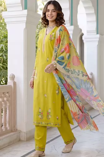 women floral embroidered regular thread work kurta with trousers & with dupatta