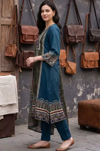 women ethnic motifs printed regular cotton kurta with trousers & with dupatta