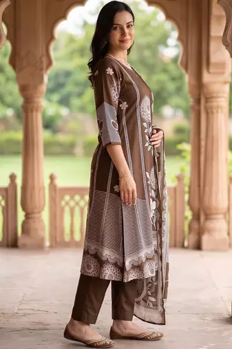 women floral printed regular cotton kurta with trousers & with dupatta