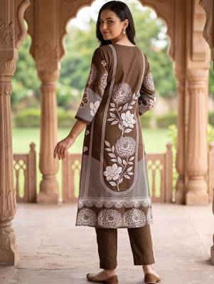 women floral printed regular cotton kurta with trousers & with dupatta 3