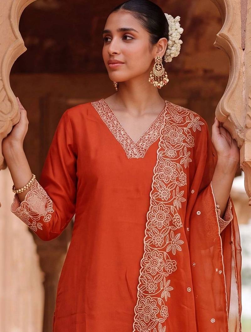 women ethnic motifs embroidered regular thread work kurta with trousers & with dupatta