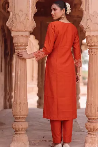 women ethnic motifs embroidered regular thread work kurta with trousers & with dupatta