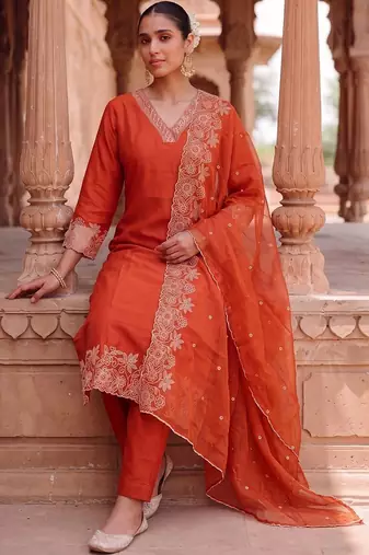 women ethnic motifs embroidered regular thread work kurta with trousers & with dupatta