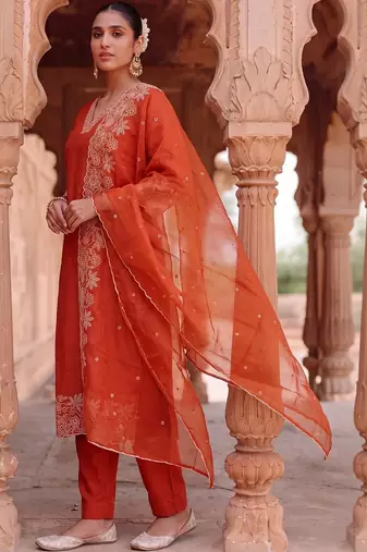 women ethnic motifs embroidered regular thread work kurta with trousers & with dupatta