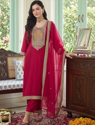 women ethnic motifs embroidered regular kurta with trousers & with dupatta 2