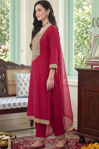 women ethnic motifs embroidered regular kurta with trousers & with dupatta
