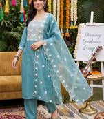 women ethnic motifs embroidered regular thread work kurta with trousers & with dupatta