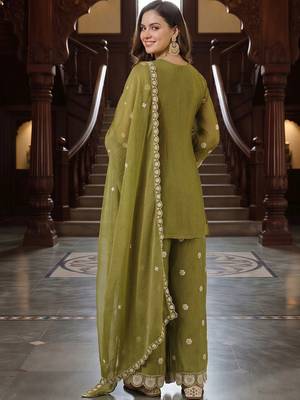 women ethnic motifs embroidered regular thread work kurta with palazzos & with dupatta 3