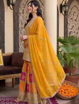 women ethnic motifs embroidered regular kurta with sharara & with dupatta 5