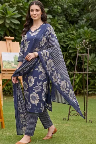 women floral printed regular kurta with trousers & with dupatta