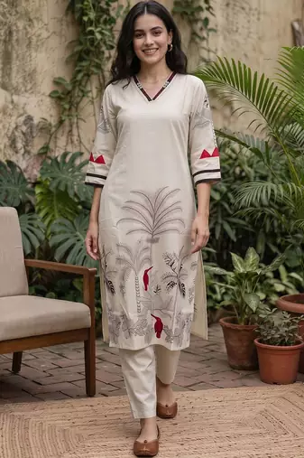 women ethnic motifs printed regular kurta with trousers