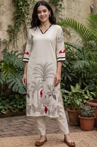 women ethnic motifs printed regular kurta with trousers