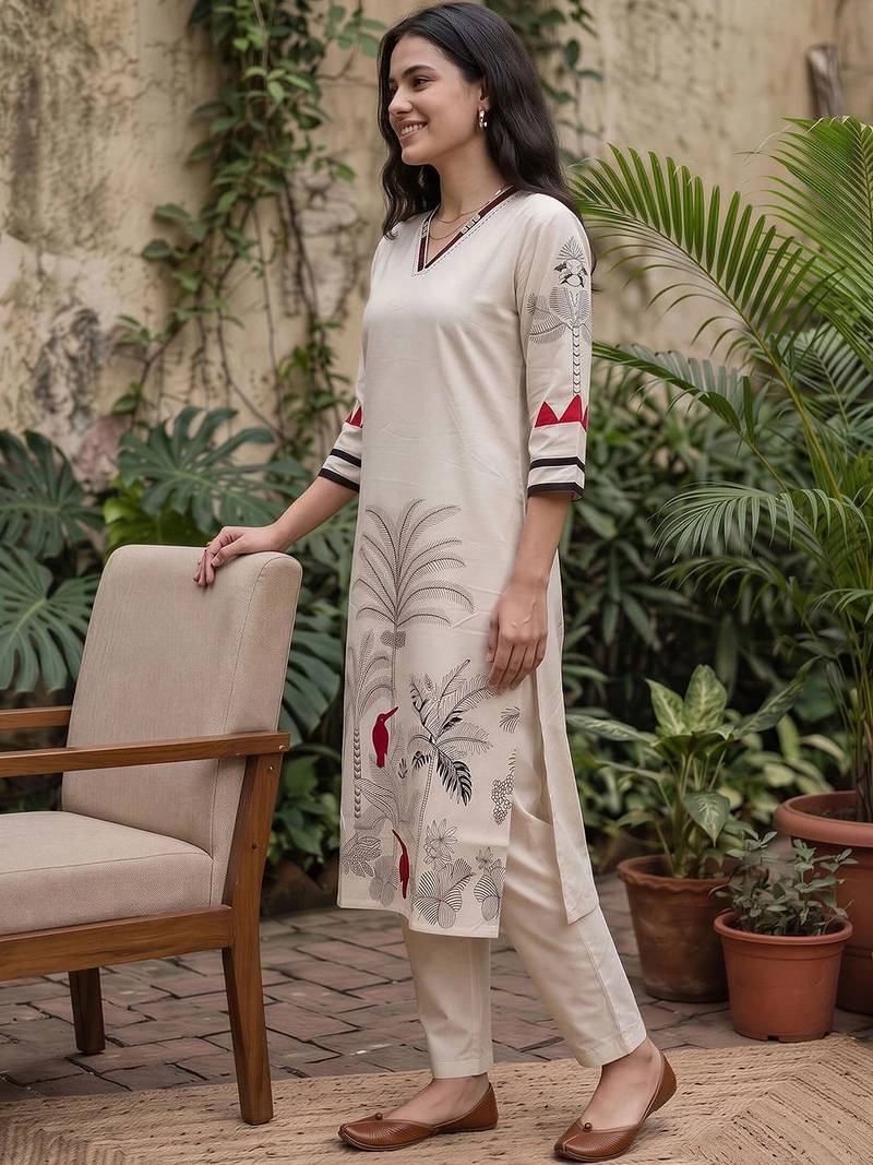 women ethnic motifs printed regular kurta with trousers