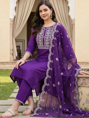 women ethnic motifs embroidered regular thread work kurta with trousers & with dupatta 2