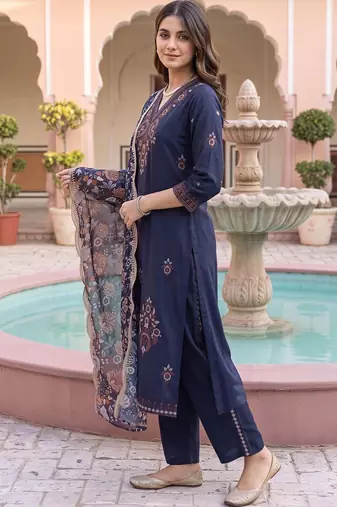 women ethnic motifs embroidered regular thread work kurta with trousers & with dupatta