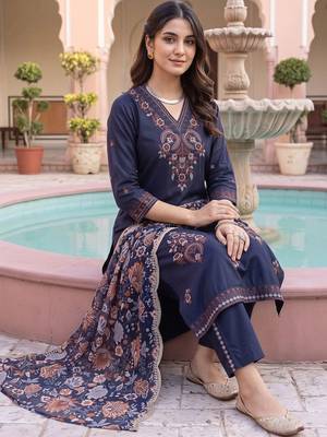 women ethnic motifs embroidered regular thread work kurta with trousers & with dupatta 4