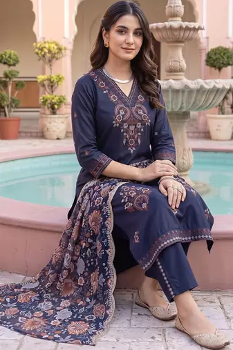 women ethnic motifs embroidered regular thread work kurta with trousers & with dupatta