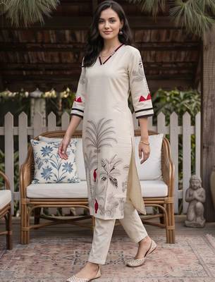 women ethnic motifs printed regular kurta with trousers 5
