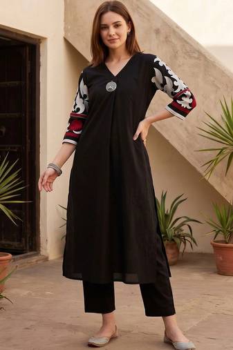 women ethnic motifs printed regular cotton kurta with trousers