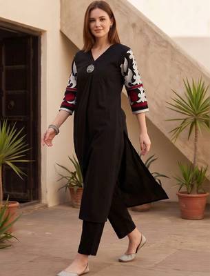 women ethnic motifs printed regular cotton kurta with trousers 5