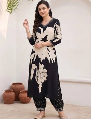 women floral printed regular kurta with trousers 1