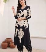 women floral printed regular kurta with trousers