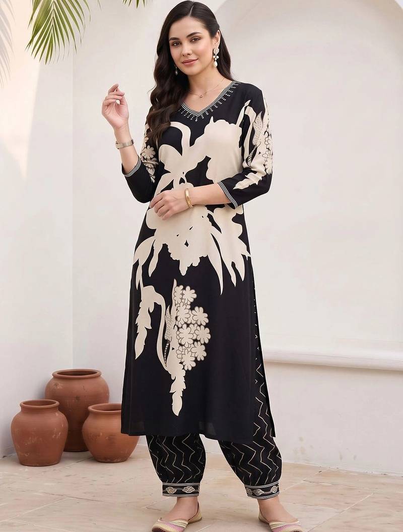 women floral printed regular kurta with trousers
