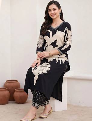 women floral printed regular kurta with trousers 2