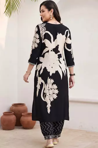 women floral printed regular kurta with trousers